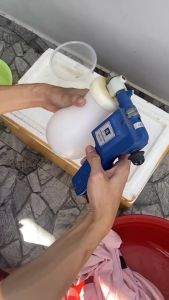 MÁY BẮN AXETON TẨY VẾT BẨN TRÊN QUẦN ÁO