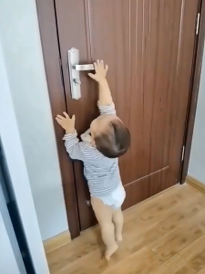 ล็อคความปลอดภัยของเด็ก ปุ่มล็อคประตู ตัวป้องกันประตูเด็ก อุปกรณ์เพิ่มความปลอดภัยแบบโยก G3364