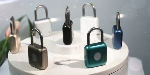 Elinksmart Ổ khóa Khóa vân tay Không cần chìa khóa thông minh Sạc USB Thích hợp cho tủ khóa Gate School Bike Backpack