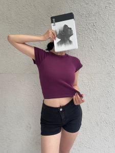 Áo Thun Nữ Cổ Tròn Tay Ngắn Phong Cách Hong Kong Cổ Điển Áo Thun Cotton Mùa Hè Ngắn Dáng Ôm Vừa Vặn Áo Thun Ngắn Thời Trang