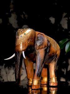 Hand-carved Wooden Elephants Enhance Feng Shui Lucky Ornaments Carve Auspicious Elephants Home Decoration Ornaments