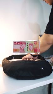 Fertig - Maison Black: Tas Selempang Pria & Wanita