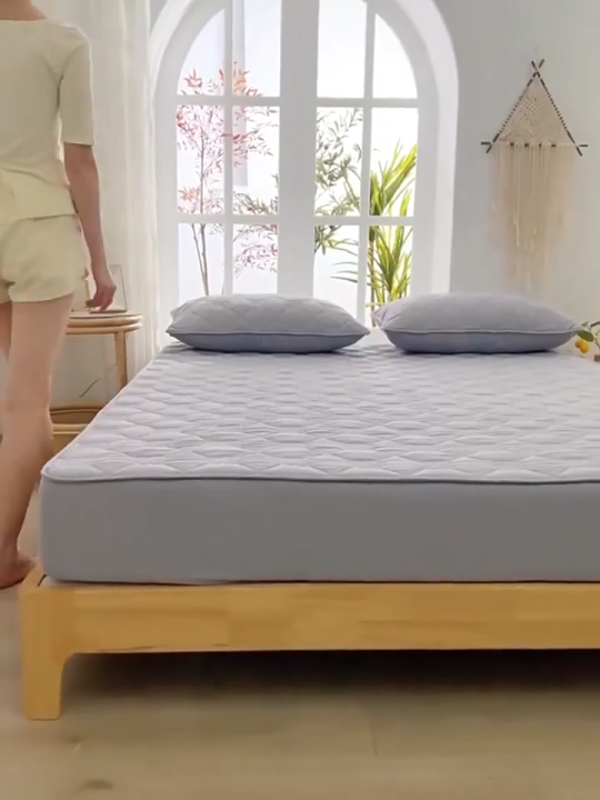 thumbnail image 2 of Quilted Cotton Mattress Cover Protector - Full Size, Zipper Closure, Dustproof 2 of 5