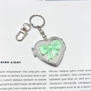 【♡Lovely girls house♡】พวงกุญแจกระจกดีไซน์สวยน่ารักรูปหัวใจพวงกุญแจกระจกแต่งหน้าแบบพกพาเสน่ห์กระเป๋าสุภาพสตรี Pendnat