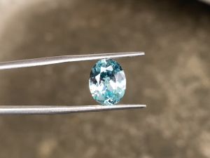 Viên Đá Zircon Xanh Tự Nhiên Cắt Sống Faxet Lửa Mạnh 5.25ct Kiểm Định