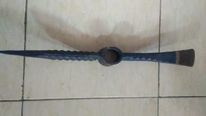 786 Ganco Ciut Blencong Besi Ulir Lenggis Ciut Alat Menggali Tanah Keras Padas - Panjang 55cm Lebar 5cm - Fungsi Cangkul, Alat Tambang Tradisional