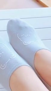 SH.Thai ถุงเท้าผู้หญิง สีลูกกวาด ถุงเท้าข้อสั้น ผ้านุ่มใส่สบายเพ้นท์น้องหมีน่ารัก womens socks