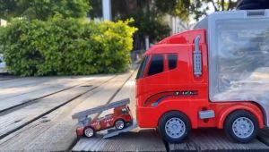 Childrens portable alloy storage car toy inertial engineering vehicle fire truck police container truck simulation car model