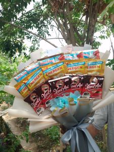 Buket kopi jumbo Kapal Api Goodday Freeze Energen Buket ulang tahun anniversary kelulusan cewek cowok hadiah kado wisuda graduation