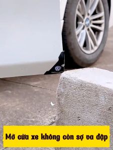 Miếng dán chống va đập bảo vệ góc cửa xe ô tô có logo các hãng xe