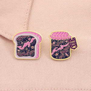 Space Toast Galaxy Enamel Pin Gitter Galaxy Cosmic Jam Metal Brooch Lapel Backpack Badge Fashion Jewelry Gifts for Friends