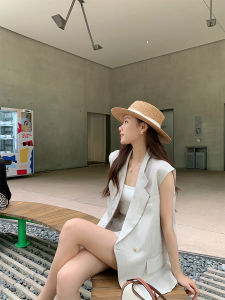 Classic Cotton Linen Set Womens Summer Vest Shorts Two-Piece Set Elegant Texture Fashionable Ensemble Cotton Linen Outfit