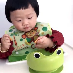Celemek Makan Bayi Silikon & Bibs Karet Waterproof