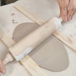 1 set bingkai kue kering dari kayu jati Belanda+rolpin nya/ pembatas adonan kuker buat bikin kue kastangel