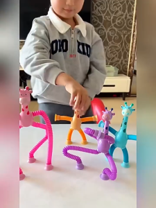 LED Deformation Telescopic Robot Toy Giraffe Cartoon Suction Cup giraffe Stretch Shape Light-up Toy