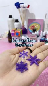 Cetakan Resin Snowflakes Cetakan Kristal Es Gantungan Kunci Bentuk Kristal Salju Bandul Anting Liontin Kalung Bahan Karet Silicone Lentur Elastis Cetakan Silikon Murah Anti Lengket