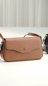 Túi đeo chéo nữ LATA HN143