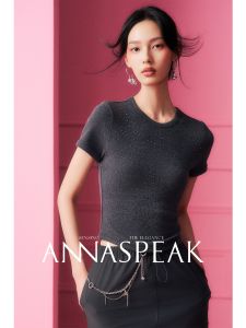 เสื้อยืดลายเพชร Star Diamond Cleanfit ทรงหลวม ทรงปกติ แขนสั้น คอตั้ง ผ้าผสมโพลีเอสเตอร์ สำหรับผู้หญิง อายุ 18-35 ปี