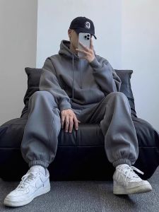 เสื้อสเวตเตอร์คอกลมแขนยาวแบบสวมหัวสำหรับฤดูใบไม้ร่วงและฤดูหนาวสำหรับคู่รัก ผ้าฝ้ายผสม ทรงหลวม หนา เสื้อผ้ากีฬาลำลองสำหรับทั้งชายและหญิง