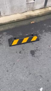 [HCM]CHẶN BÁNH XE Ô TÔ - SƠN PHẢN QUANG