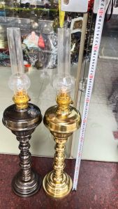 Đèn dầu bằng đồng dáng cổ kiểu Pháp cao 85cm cả bóng đk bầu 18cm