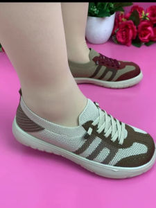 Giày Vải Bắc Kinh Mùa Xuân 2025 Giày Thường Ngày Nhẹ Thoáng Khí Đế Mềm Chống Trượt Cho Nữ Giày Thể Thao Thường Ngày Thời Trang