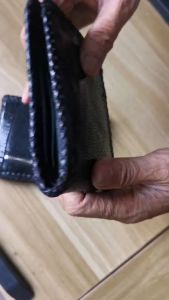 กระเป๋าสตางค์หนังจระเข้ สองพับสั้น เป็นหนังส่วนข้างของจระเข้