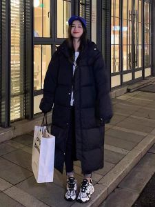 เสื้อแจ็คเก็ตผ้าฝ้ายหนาพิมพ์ลายสก็อตสีดำสำหรับผู้หญิง ฤดูหนาวปี 2024 ยาวถึงข้อเท้า แขนยาว ปกติ สไตล์เกาหลี แฟชั่นสตรีท