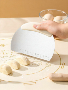CAROTE | Stainless Steel Silicone Dough Cutter