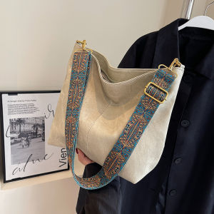 Ethnic Chic Large Capacity Simple Diagonal Bag Single Shoulder Wide Strap New 2024 Spring Summer High End Commuter Bag