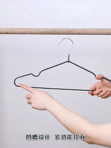 PaulWeekend ชิ้นเดียว ไม้แขวนสำหรับเสื้อผ้าโลหะสไตล์ หรูที่มีดีไซน์ไม่ลื่น