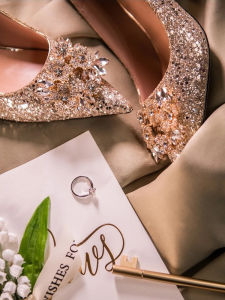 รองเท้าส้นสูงคริสตัลสีแชมเปญรองเท้าแต่งงาน ผู้หญิง สวมใส่สบายสองทาง เรียบหรู รองเท้าแฟชั่นเดี่ยวสําหรับชุดเจ้าสาว