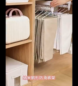[OL] Gantungan Lemari Bentuk Angsa Hanger Hook Anti Licin Gantungan Tas Baju Celana Pakaian
