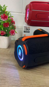 ลำโพงบลูทูธ รุ่น TG696 กำลังขับ5W2ดอก แบตเตอรี่1200mAh เพิ่ม-ลดเสียงได้ สามารถเชื่อมต่อได้2ตู้ ปรับ-ปิดไฟได้ รองรับUSB TF เสียบแจ็คได้ มีสายแจ็คแถมให้ มีสายหิ้ว เลือกสีได้