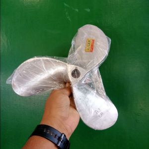 Baling Baling Perahu Kapal no 25 Daun 3 Lobang As ¾ ( Daun Panjang Bahan Almunium)