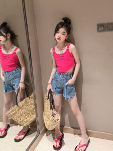 ชุดเด็กผู้หญิงสไตล์เกาหลีฤดูร้อน ชุดเสื้อกั๊กแขนกุดลายตัวอักษรยีนส์ลำลอง กางเกงขาสั้นสุดเทรนด์ ชุดสองชิ้น เสื้อผ้าเด็ก