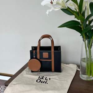 Nhập LAZLOOK11 -15%| [ Tặng Kèm Pouch Tròn ] - Minato みなと Mini Bag - Túi Thiết Kế Minato Size Nhỏ - Ouithebrand