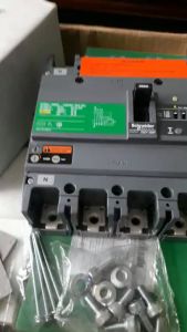 Cầu dao bảo vệ dòng rò EZCV250H4200 Schneider 4P 200A - Icu 36kA có chỉnh dòng 100mA 300mA 500mA 1A - HÀNG CHÍNH HÃNG