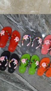 dép xỏ ngón bé gái  dép kẹp bé gái hoa văn hình thỏ chất liệu mềm dẻo mang êm chân siêu bền size 25-39.