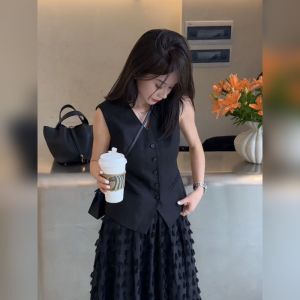 YUFUQING | Elegant Black V-Neck Sleeveless Vest Womens Fashion 2025 Summer New Waist-Cinching Slimming High-End Feel Top