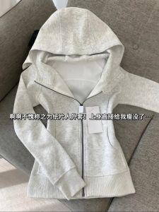 เสื้อสเวตเตอร์คอวีแขนยาวสีเทา สไตล์อเมริกัน ทรงสลิมฟิต ดีไซน์เก๋ไก๋ เสื้อคลุมคาร์ดิแกนเปิดไหล่ ทรงเข้ารูป ใส่ได้ตลอดทั้งปี