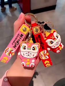 Cartoon Doll Keychain Lion Awakening Lucky Cat Keychain Cute Cartoon Doll Key Chain The Lion Dance Cartoon Keyring Creative Personalized Kitten Charms Key Chain