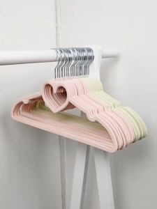 50PCS Heart Flocking Hanger Anti Slip Thickened Heavy Duty for Sweaters Clothes Wardrobe Organizer