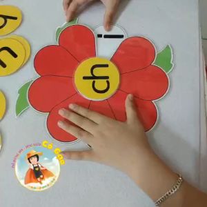 Hoa học ghép vần đánh vần cho bé  (KT HOA 20CM)