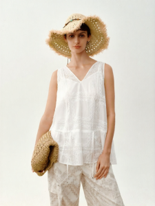 PEACEBIRD | Linen Blend Sleeveless V-Neck Lace Embroidered Top