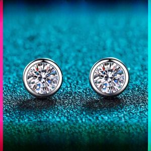 Classic Six Claw Platinum Diamond Stud Earrings for Women Classic Elegance Non Allergic AU750 Moissanite Diamond Studs