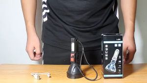 L-830 Senter LED Jarak Jauh Senter Fokus Super Terang Senter L830 Cob USB Charging