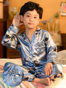 ชุดนอนเด็กฤดูร้อนผ้าไหมน้ําแข็งบางแขนยาว Anti-Static Moisture Wicking บ้านการ์ตูนสไตล์โพลีเอสเตอร์ 100%