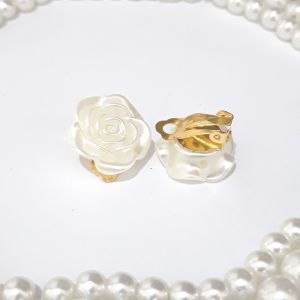Anting Klip Anting Jepit Hijab Bunga Mawar Putih | Anting Wanita Klip Tanpa Tindik | Anting Klip Bentuk Bunga | Anting Anting Hijab Klip Simple | giwang jepit Aksesoris Fashion Anting Clip