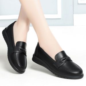 IELGY แบนนุ่มผู้หญิงรองเท้าหนังสีดำผู้หญิงทำงานกันลื่นสวมใส่สบาย